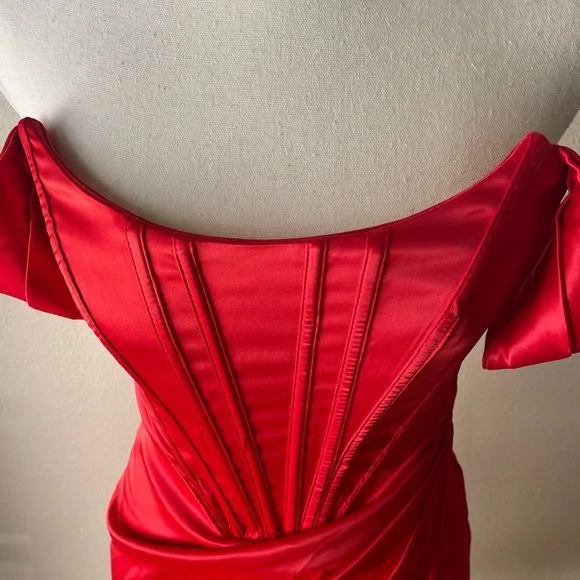 SOLD House of CB Red Off-Shoulder Bodycon Midi Dress - Picture 7 of 8